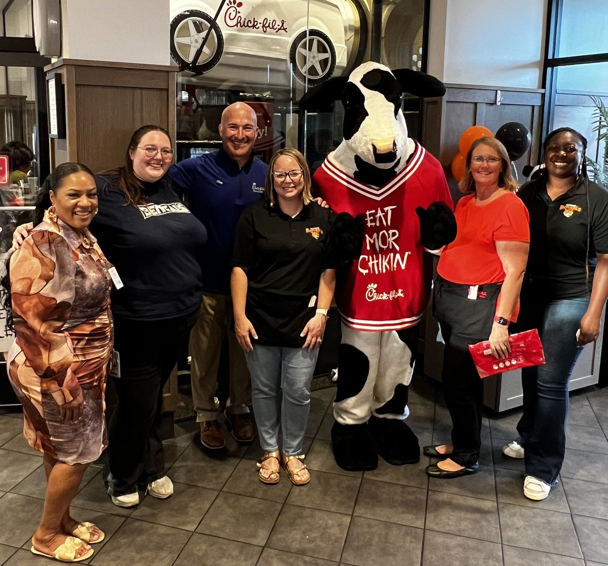 Chick-fil-A Sienna Crossing (@siennacfa) on Twitter photo WOW!! What an incredible start to the 2023-24 school year with the Sonal Bhuchar Elementary (<a href="/SBE_Bengals/">Sonal Bhuchar Elementary</a>) SPIRIT NIGHT!!
It was truly our pleasure to host all the faculty & families who attended!! The passion & excitement you have is inspiring and we wish you all the best!! ❤️ WOW!! What an incredible start to the 2023-24 school year with the Sonal Bhuchar Elementary (<a href="/SBE_Bengals/">Sonal Bhuchar Elementary</a>) SPIRIT NIGHT!!
It was truly our pleasure to host all the faculty & families who attended!! The passion & excitement you have is inspiring and we wish you all the best!! ❤️