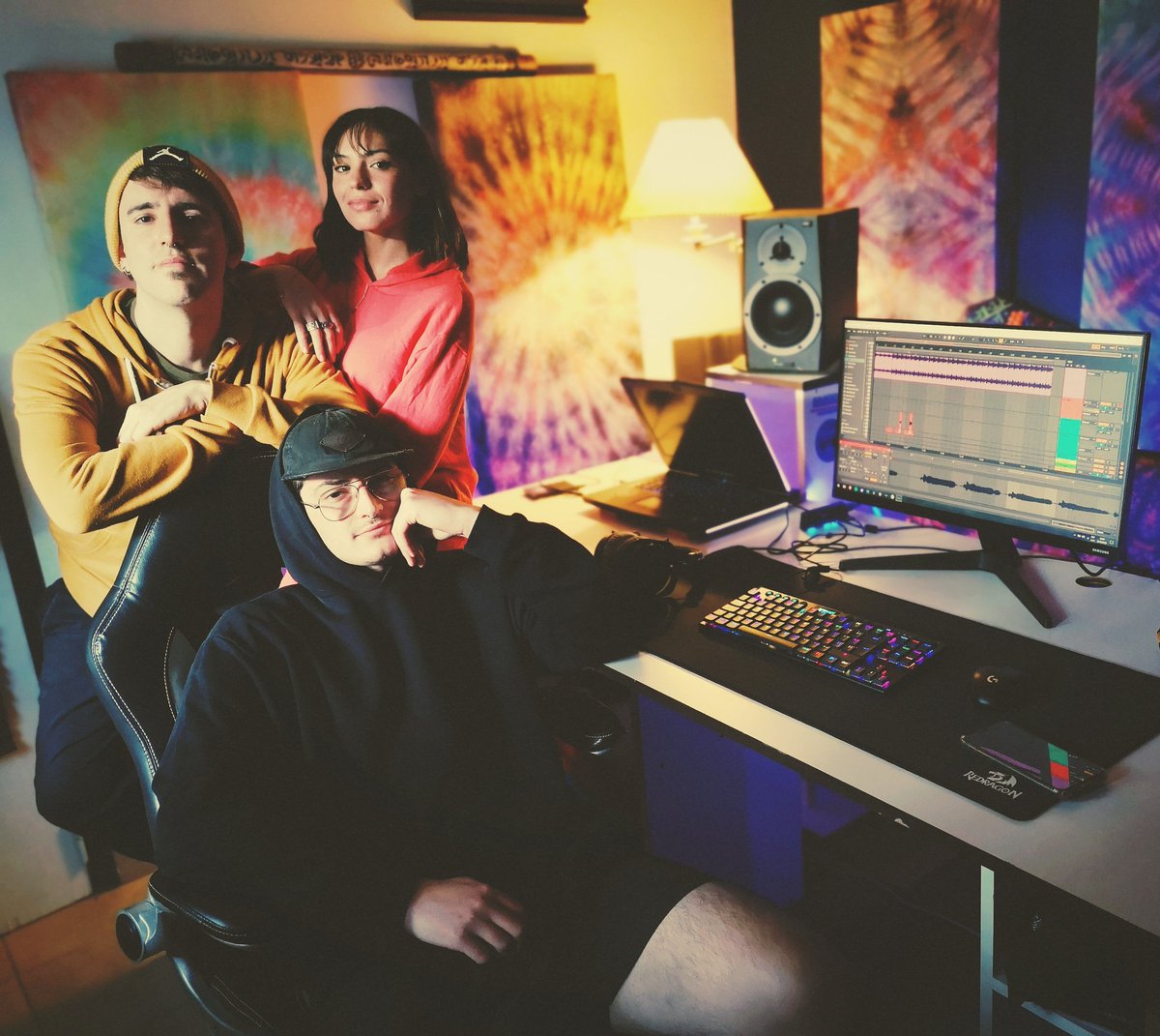 MattePZ's tweet photo. En la cocina de mi 2° álbum #MTTEnLaDocta junto al chef @smokeloadbeatz 🎙️🎛️🎧 y ni más ni menos que la personita que me lo recomendó @brissabpm🧚🏻‍♀️✨ 

será que hay feat??? 🤫🤐🤭 https://t.co/JAKpS3LSY2