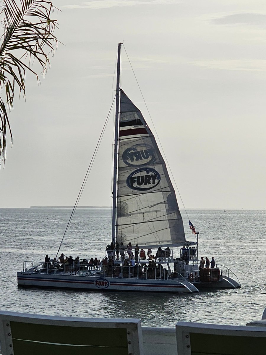 FlaKeysResorts's tweet photo. A beautiful evening as Fury's Key West Sunset Sail with Live Music passes us! Imagine sailing along on an ocean breeze, serenaded by Key West's finest musicians against the canvas of the setting sun. π
πΆπ³οΈ #KeyWestSunsetSail #ChasingSunsets #KeyWestExperience #FuryKeyWest https://t.co/saL0doPaCk