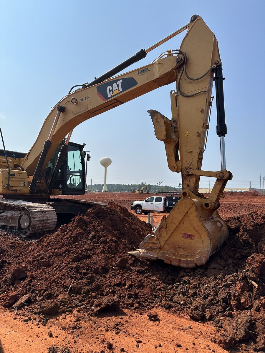 ZachKBradford's tweet photo. Building the infrastructure of the future in Sandersville, GA #bitcoin 

Local crews working hard &amp; making swift progress on the site expansion.  Concrete &amp; foundation work is expected to start  next week.   

@CleanSpark_Inc  @Sandersville_GA https://t.co/JDnSvziJQh