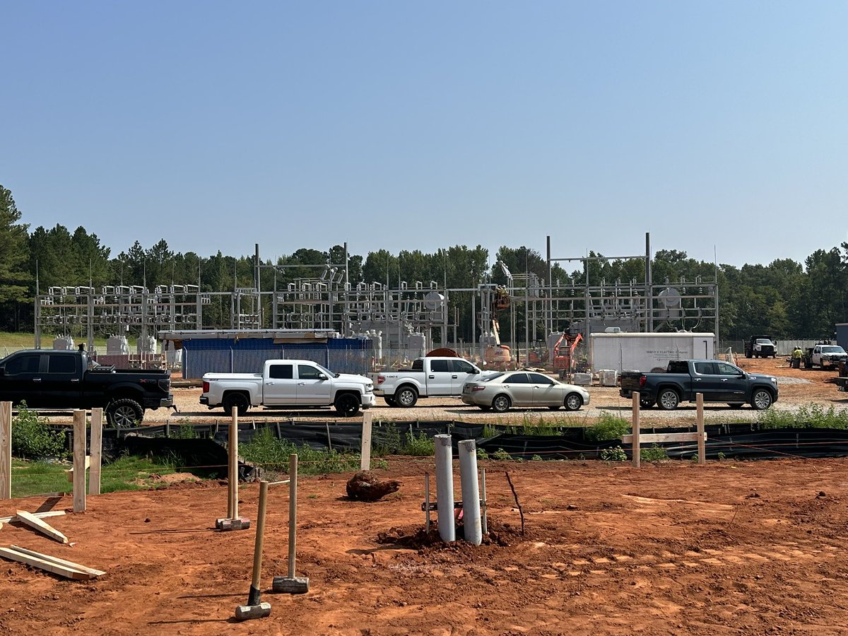 ZachKBradford's tweet photo. Building the infrastructure of the future in Sandersville, GA #bitcoin 

Local crews working hard &amp; making swift progress on the site expansion.  Concrete &amp; foundation work is expected to start  next week.   

@CleanSpark_Inc  @Sandersville_GA https://t.co/JDnSvziJQh