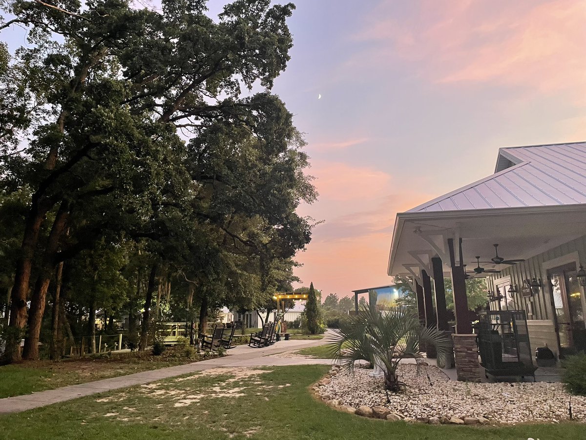 Thank you, Columbus County Schools for having me today!! 🙏🏽🔥 #LetsDoThis #IfUonlyKnewBook
<a href="/colcoschools/">Columbus County Schools</a> #CoCoConvo23