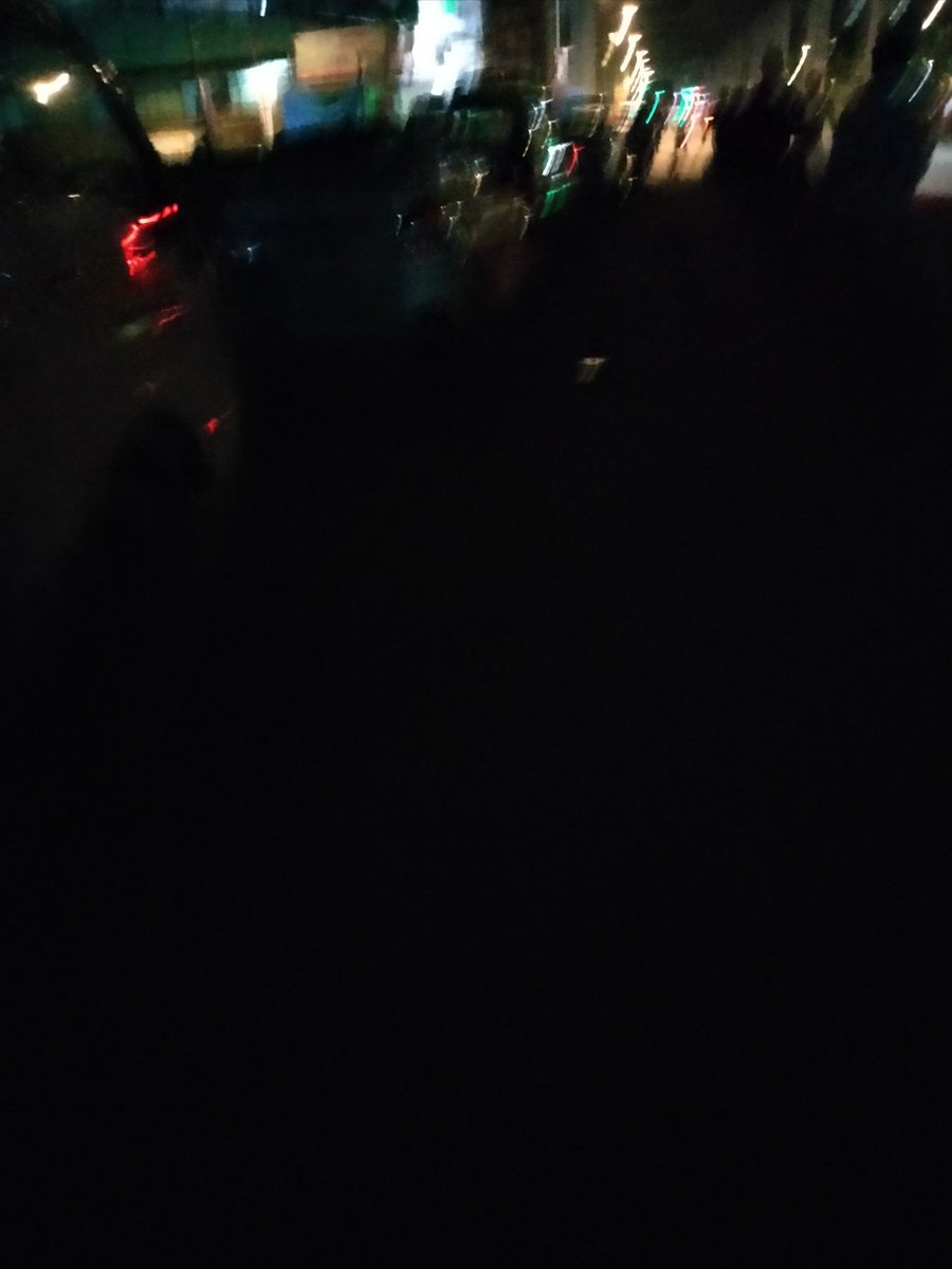 KANDIVALI2's tweet photo. आपल्या @Adani_Elec_Mum @mybmcRoads निदर्शनास आणून देण्यात येते की, मालाड नवीन लिंक रस्त्यावर वळणई ते शिव मंदिर बस स्थानक या दरम्यान पथदिवे नाहीत, हा रस्ता महिलांसाठी रात्रीच्या वेळेत असुरक्षित आहे. कृपया योग्य ती उपाययोजना करावी ही विनंती.
#मालाड-#कांदिवली 
@mybmc
@mymalishka https://t.co/5IcKT7NEeh