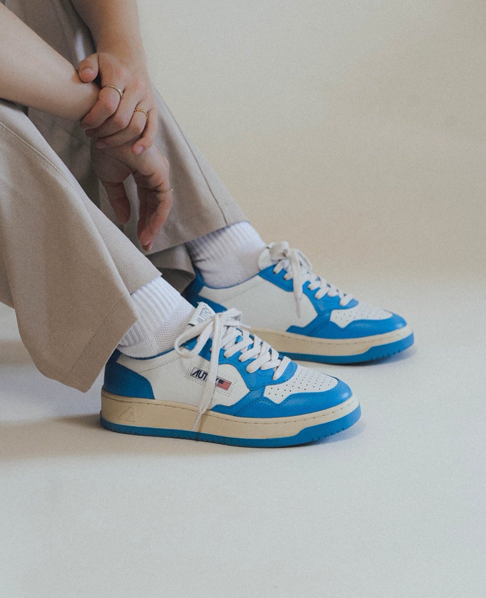 everysize_com's tweet photo. Autry Medalist Low 🐳 a few sizes left so better be fast!
👉 https://t.co/LtxGdV0tQu
#autry #medalist #low #blue #sneaker #nicekicks #everysize
📸 43einhalb_women https://t.co/G8naiZ96eJ