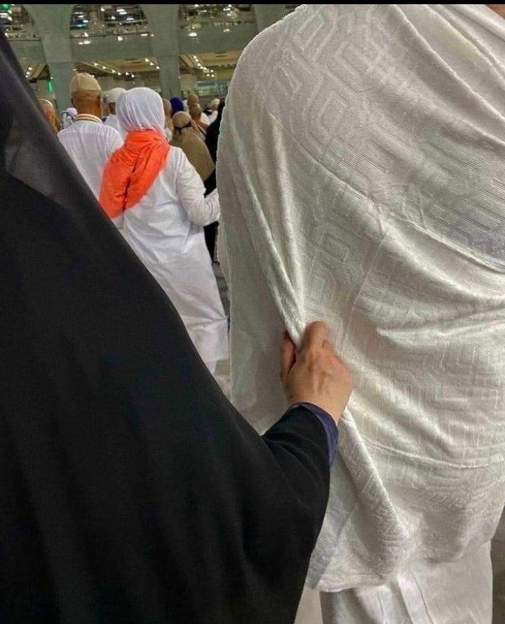 وزوجٌ صالحٌ أُباهي بهِ أهلَ السماءِ قبل الأرضِ يـ اللّٰه..❤