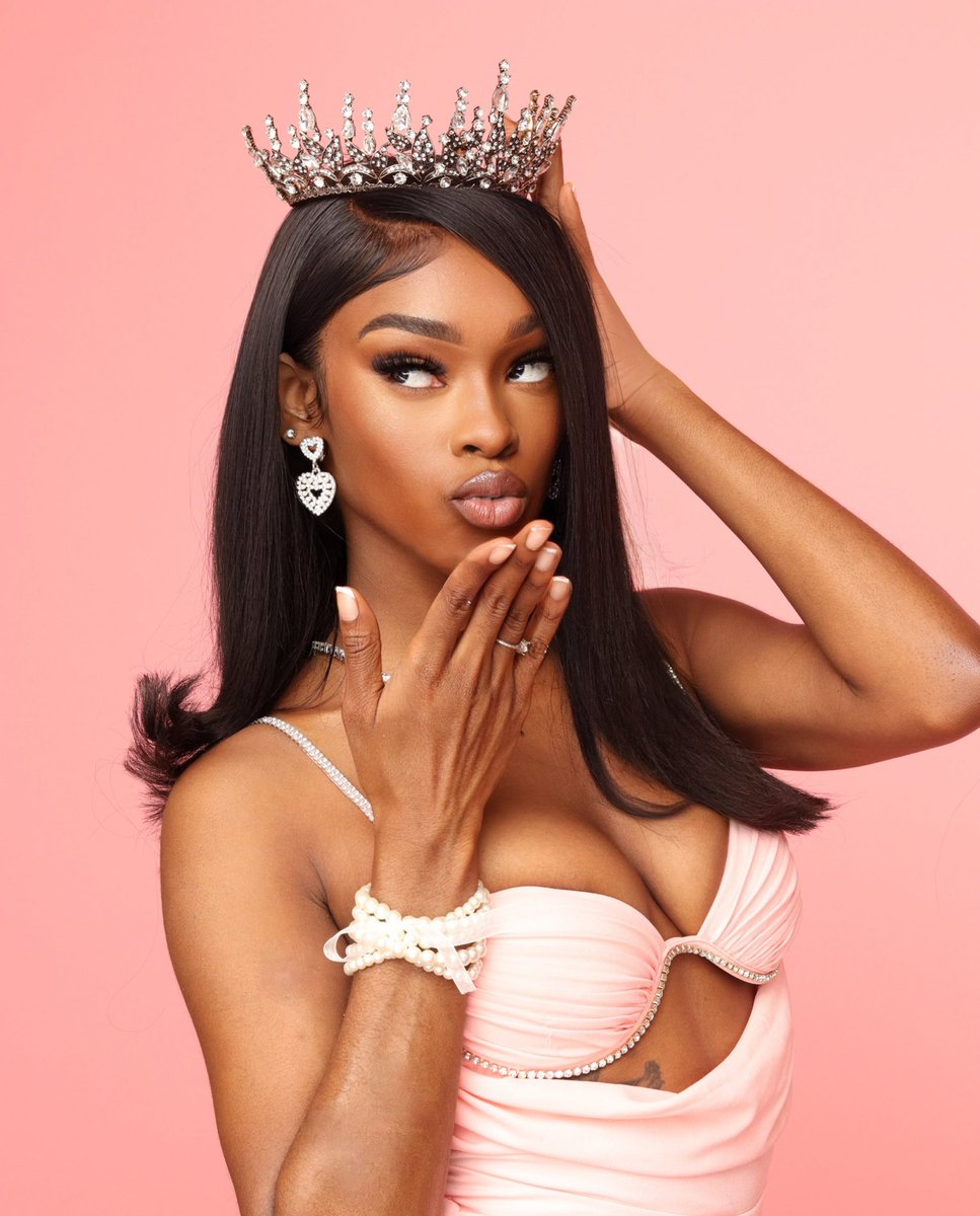 _princessaudra's tweet photo. August 22👑♌️ https://t.co/iZAfun4xLQ