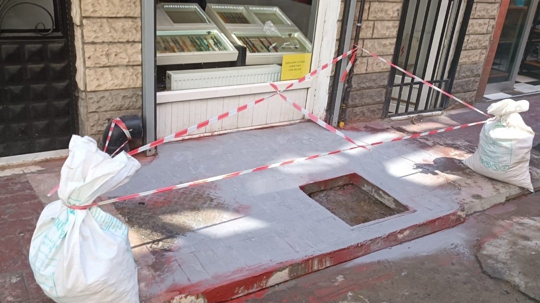 Talebimizle Mahallemizde deforme olan kaldırımlarımızın iyileştirmelerini yapan <a href="/BeyogluBld/">Beyoğlu Belediyesi</a> <a href="/BeyogluFenisler/">BEYOĞLU FEN İŞLERİ</a> ekibine teşekkürlerimizi sunuyoruz.
<a href="/haydaraliyildiz/">🇹🇷Haydar Ali YILDIZ</a> 
@Halis_Yesilbas 
<a href="/hzral/">.</a> 
<a href="/numandogan29/">Numan Özal Doğan</a>