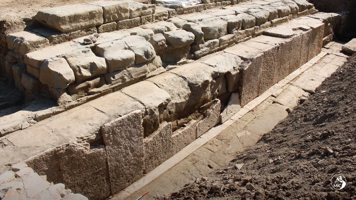 ClassiCult tweet media