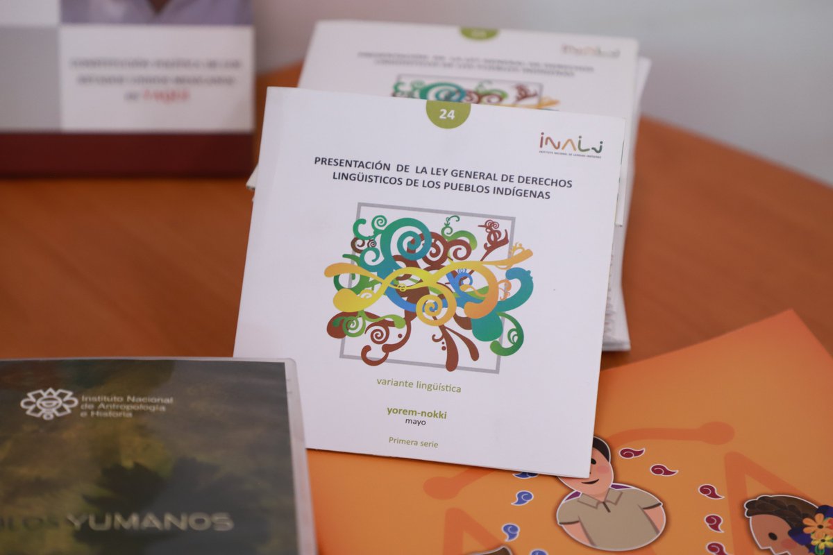 cresonsonora's tweet photo. 📖 #CRESONLee | Nuestras bibliotecas enriquecerán su acervo con donación del @INALIMEXICO 🤩

Recibimos libros, producciones audiovisuales y juegos didácticos en lenguas indígenas, mismos que se distribuirán entre las 16 Unidades Académicas. 🙌

📝 Nota: https://t.co/aL1IlbuDvo https://t.co/RBWYbrETvy