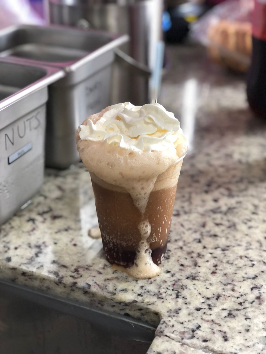 ZombieMobCanada's tweet photo. Some new items added to our menu ! Yummmm ! 

#floats
#icecreamsandwich
#homemadelemmonade

🧟🐕🌭🍦🧟🐕🌭🍦🧟🐕🌭🍦 https://t.co/FtcyZrR49e