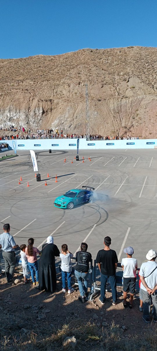 #falken
#sumitomorubberako
<a href="/FalkenTyres/">FALKEN Tyre Europe</a> 
<a href="/FalkenTire/">Falken Tire</a>