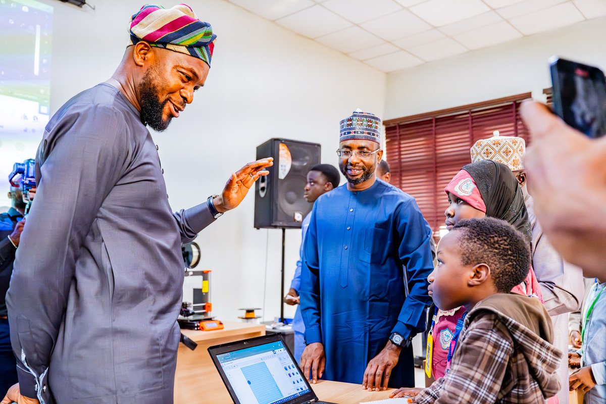 NITDANigeria's tweet photo. The Honourable Minister, Federal Ministry of Communications, Innovation and Digital Economy, Dr @bosuntijani in company of the  Director General, @NITDANigeria, @KashifuInuwa visited the e-Government Training Centre, Kubwa, where two trainings, Women ICT Training and Empowerment programme  & SB4KIDS, are concurrently taking place.

The Minister had an interactive session with some of the beneficiaries and expressed his delight in the effort so far. He assured that such initiative would be extended to all states of the nation.