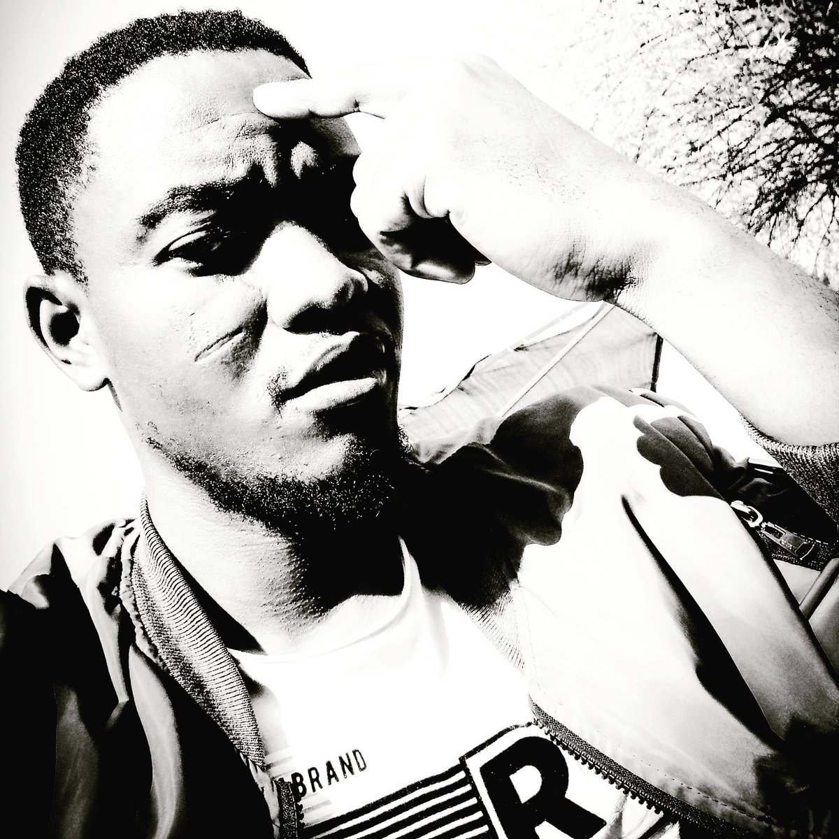 Never try to dodge the raindrops, just hide behind his wings and watch the rain stop😏😜