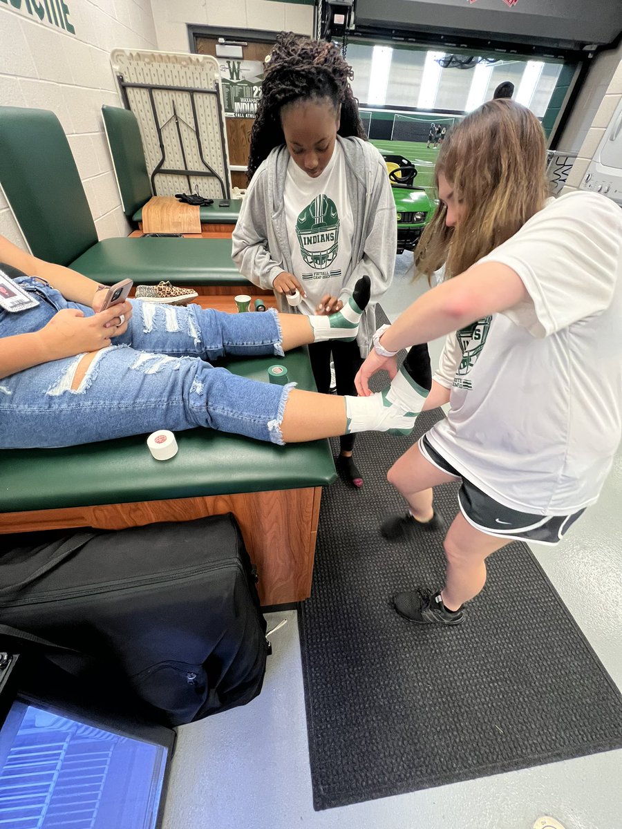 Our students have been working hard practicing taping and splinting techniques🤩☑️