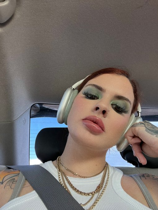 Thinking bout fckin. what do you wanna see more of on https://t.co/Yajk8K2sTq  ? https://t.co/TT21GI