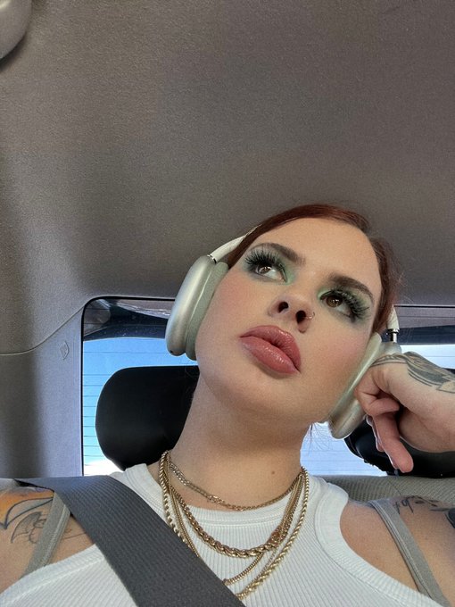 Thinking bout fckin. what do you wanna see more of on https://t.co/Yajk8K2sTq  ? https://t.co/TT21GI