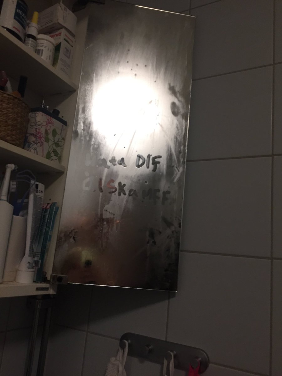 Fick precis detta från brorsdottern som var på sin första fotbollsmatch för ett par veckor sedan 💙😂