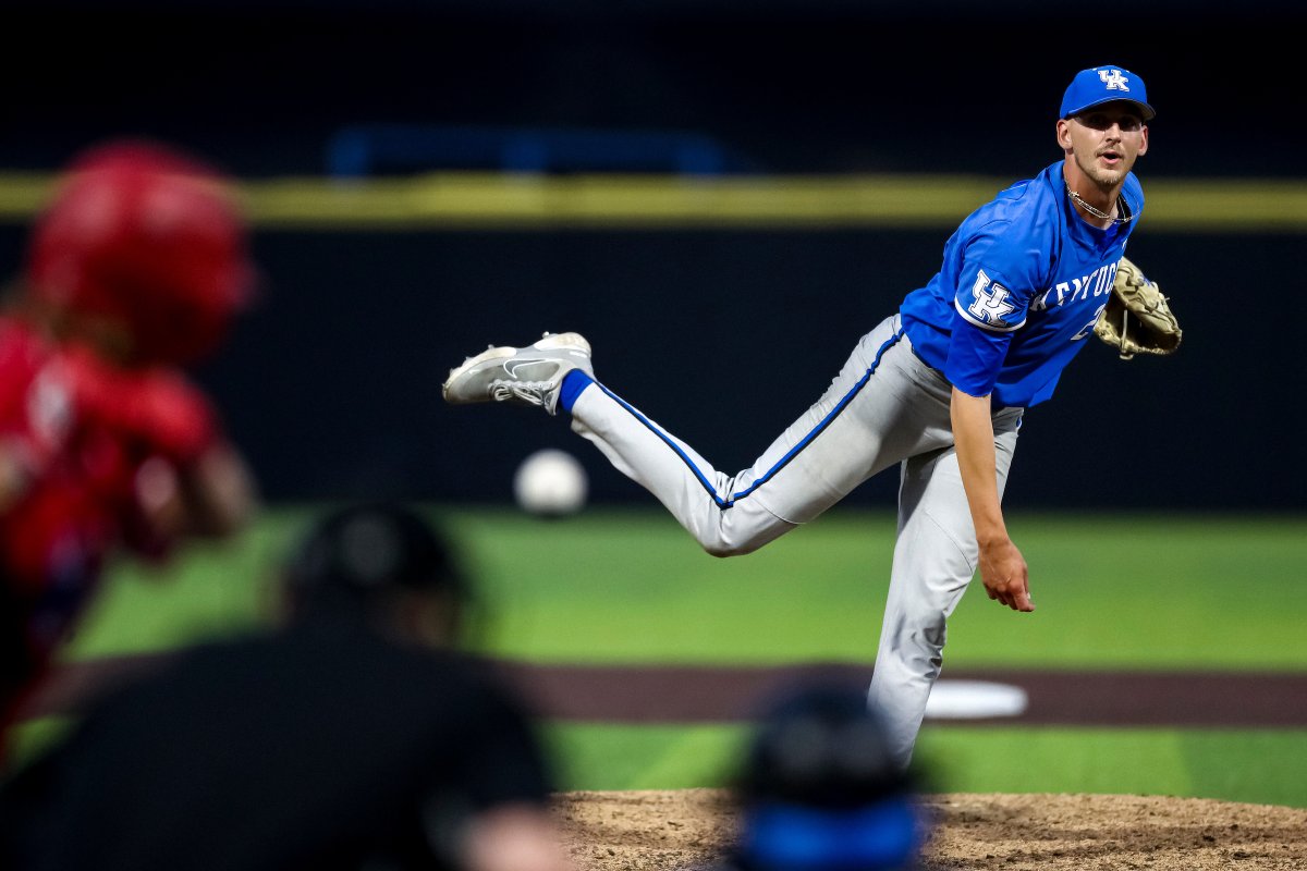 Mason Moore (<a href="/masonmoore_20/">masonmoore_20</a>) and Ryan Hagenow (<a href="/HagenowRyan/">dirt III</a>) rank 1st and 5th, respectively, on UK's career list for fewest hits allowed per nine innings. (min. 75 IP). Moore has allowed just 5.07 and Hagenow 7.17 in their careers.