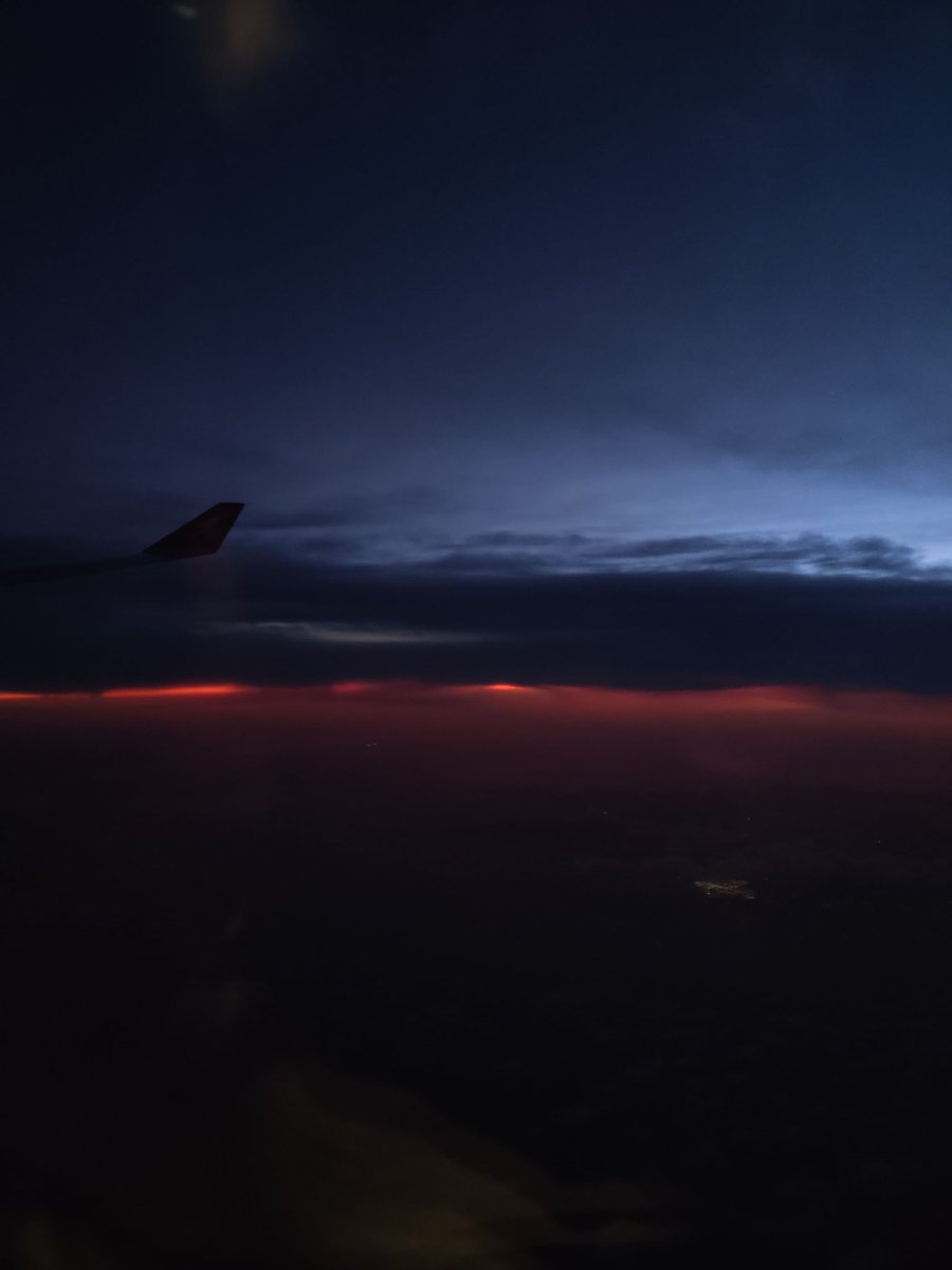 Glad to be back down under for a little 🥹 Welcomed with a strangle hold from my mum that shit was so tight it melted me and it's freaking freezing right now! streams will be back shortly, just have a little catching up to do with family and friends before I have to jet again ❤️