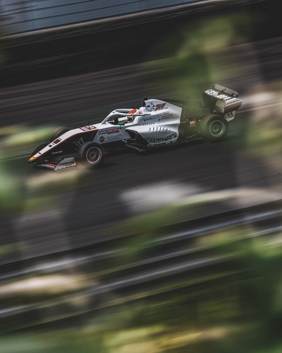 SuleimanZanfari's tweet photo. ONE MONTH TO BE BACK ON TRACK 🤩🏁

-
#SuleimanZanfari
#Eurocup3 https://t.co/tyPsEw4meQ
