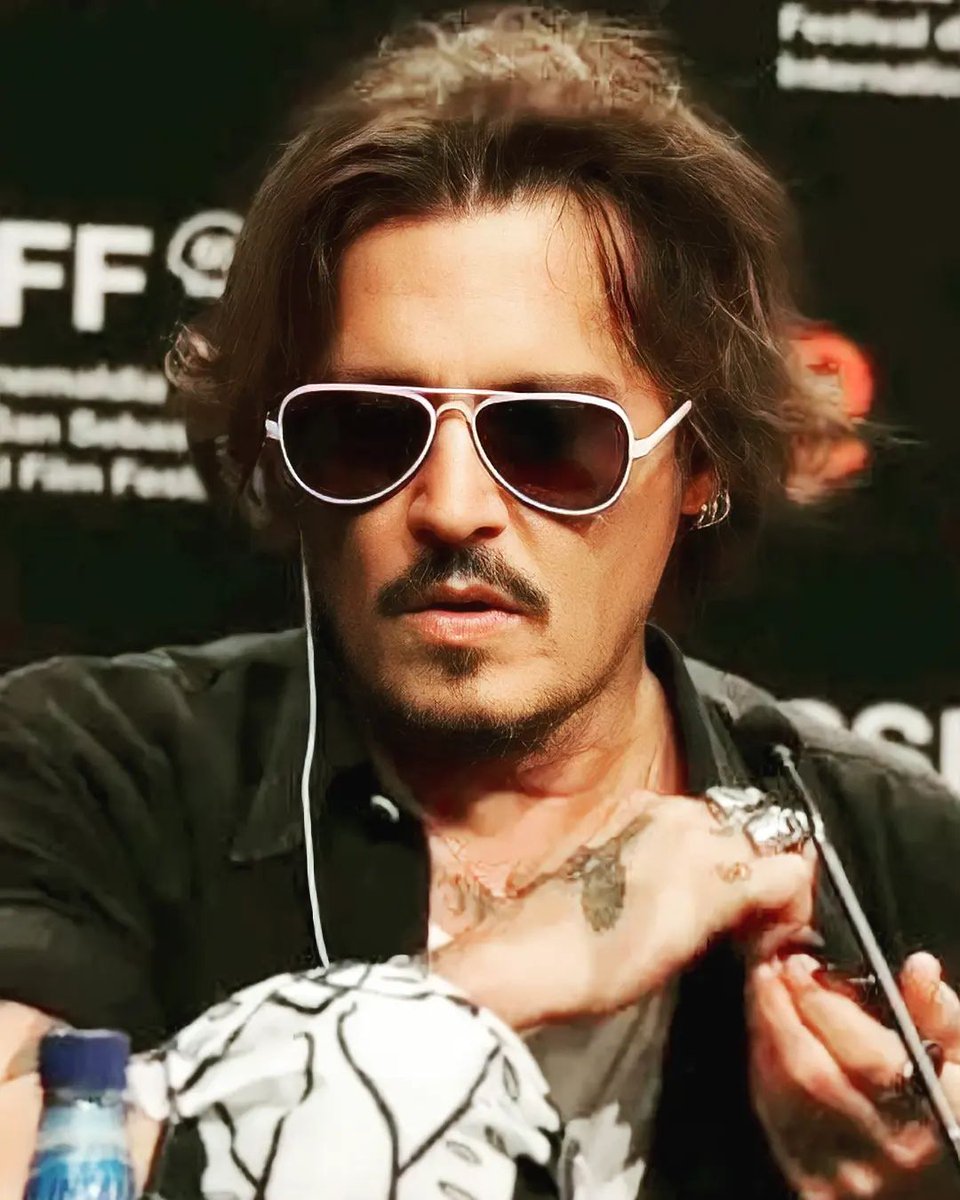 deppbrazilfc's tweet photo. ✨️ Johnny Depp, SSIFF 2020. https://t.co/K90tQX0C1N
