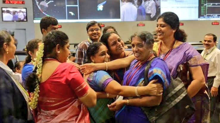 himaliarora13's tweet photo. Shout out to such inspirational #WomenInSTEM May the tribe grow. 
#IndiaOnTheMoon https://t.co/a1kJ9iT0Xe