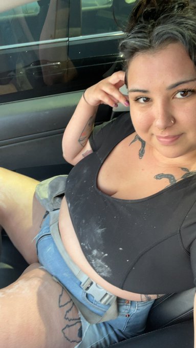 Honestly I look adorable covered in clay. Finishing up my first ceramics class since highschool this