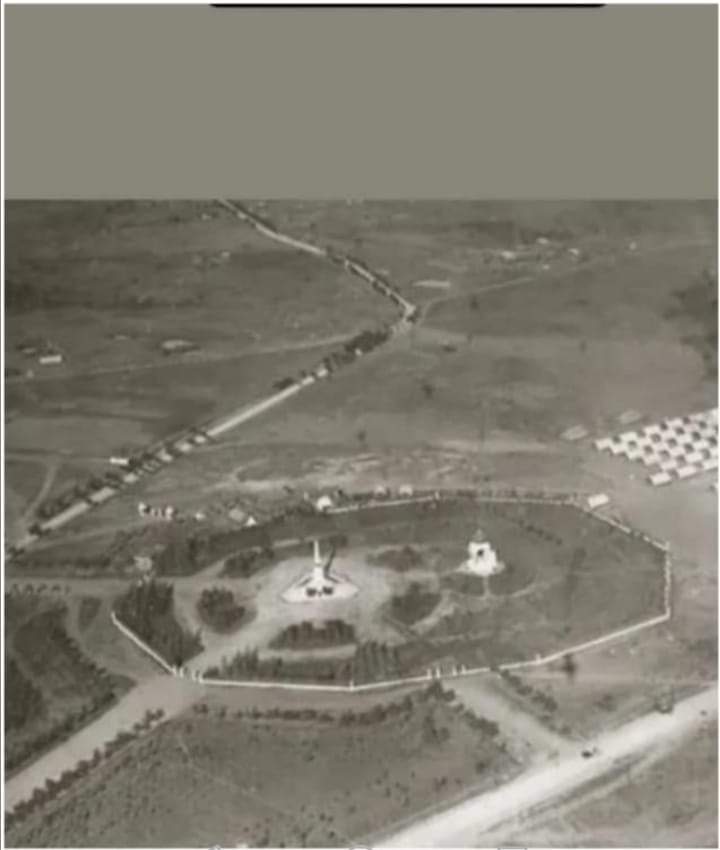 tarihenstitu's tweet photo. Şişli Abide-i hürriyet. Şuan Çağlıyan adliye binasının olduğu bölge. 1910 yılı. https://t.co/4m1KIJwWBx