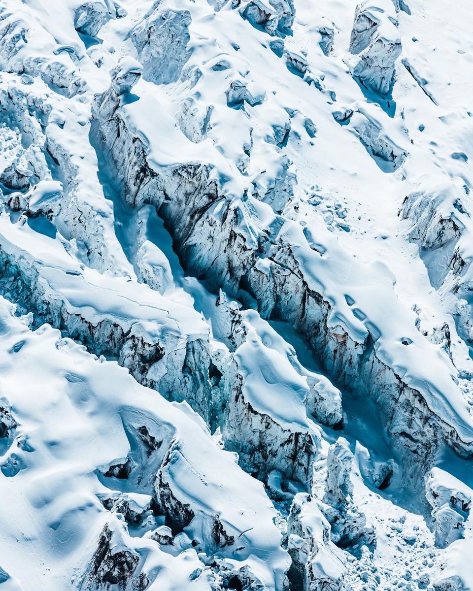 Crazy ice puzzle 🤯🧊🏔️... #chamonixmontblanc #montblanc #outdoor #photography #landscapephotography # instagram.com/endorfeen_/