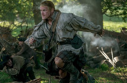 SusieD57's tweet photo. The battle scenes are actually some of my favorite scenes in Outlander because whether he’s a Jacobite fighting for his beloved Scotland, a member of the Kings army, or a rifleman in the Continental Army, #RedJamie is the ultimate hero - strong, fierce, and skilled. https://t.co/QyRTNO5ZZE