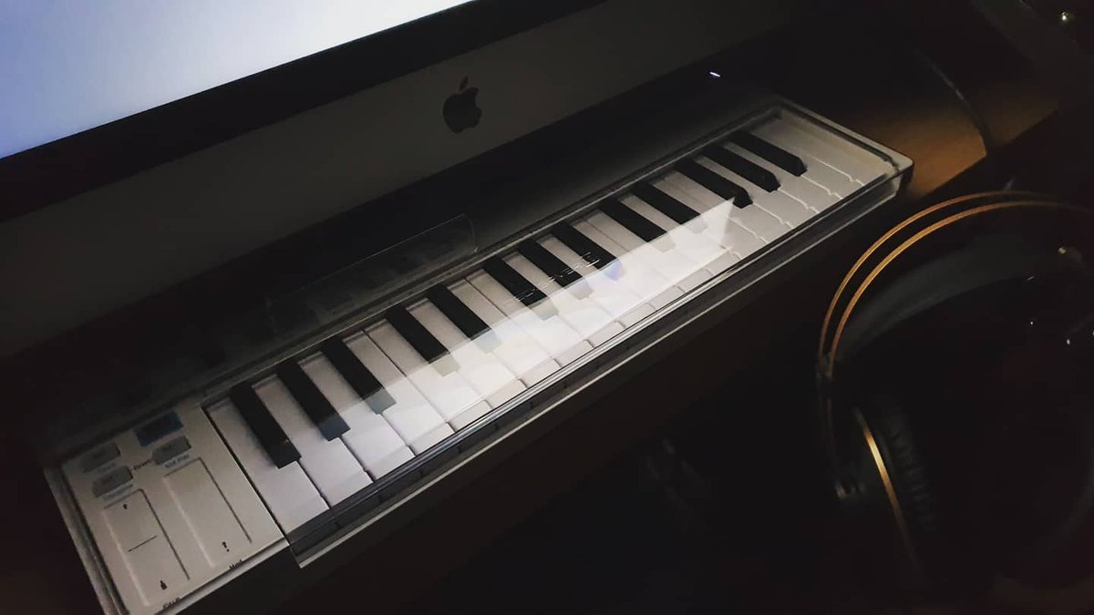 Decksaver's tweet photo. Peeking Keystep 👀
'New decksaver cover for the final piece of my equipment, that's item number 6 now (that is until I get more equipment 😂)' 📷 @alteredcha0s
#music #electronicmusic #keystep #arturia https://t.co/YSoxj6EU4w