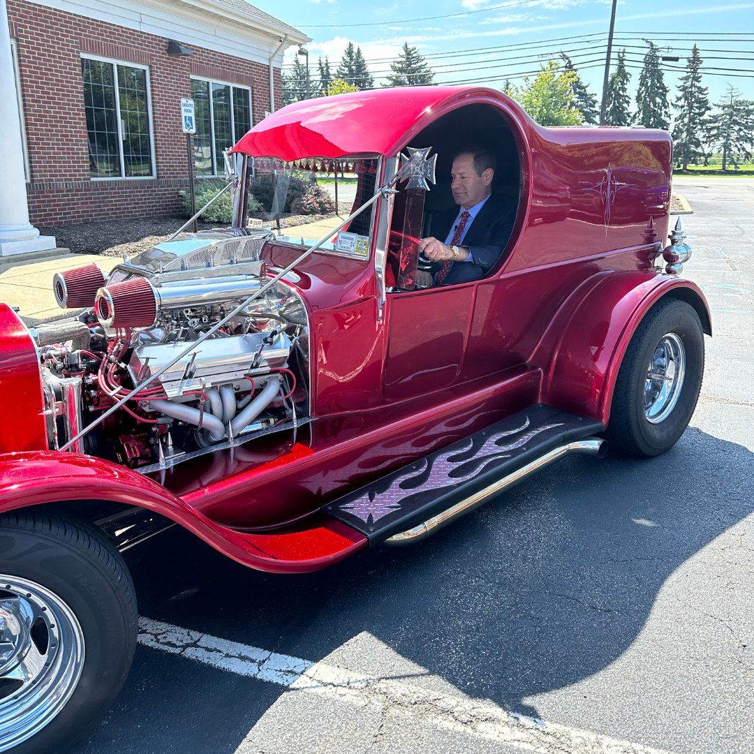 WilliamMattar's tweet image. How cool is this hot rod? 😎🏎️ Reply to share your classic vehicle photos with us!

#hotrod #classic #williammattar