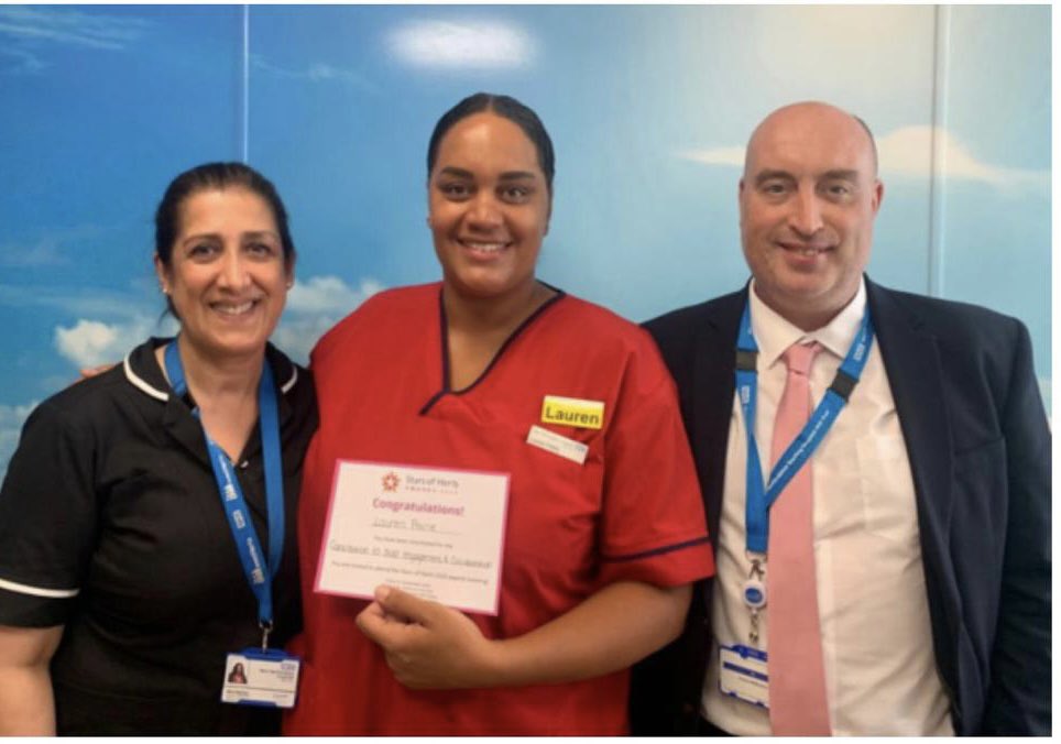 MitraB95's tweet photo. Brilliant, going to 2023 star of herts awards @WestHertsNHS with our fantastic finalists @lauren28petrie and denisha Campbell 👏😃🙏 https://t.co/OJqn6jX58o