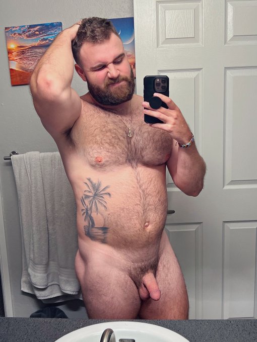 Sleepy boy 🥱 https://t.co/RFWcA8W563