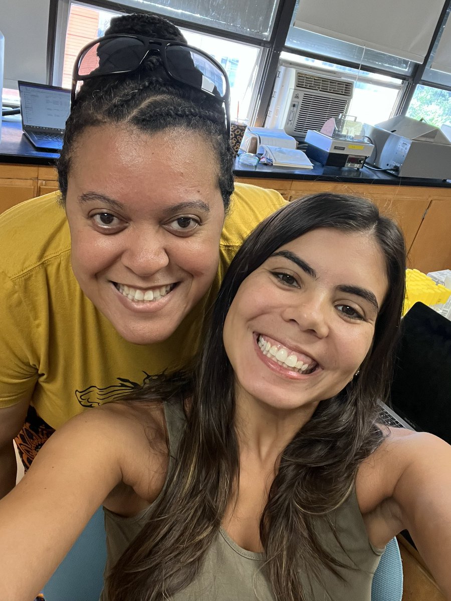 Just like old times 🧬🧫
With @CM_Pina 
From <a href="/Lovett_Lab/">Lovett Lab</a> <a href="/BrandeisGSAS/">Brandeis University GSAS</a> to <a href="/SalemState/">Salem State</a> <a href="/Biology_FramSt/">Framingham U Biology</a>