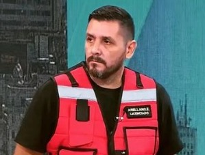radio2rosario's tweet photo. Más de 40 mil personas mueren cada año a causa de muerte súbita en Argentina. En #PuntoMedio hablamos con el Lic. Eduardo Arellano, emergentólogo y director de RCP Argentina sobre cómo prevenir los fallecimiento inesperados. https://t.co/FHRb9k7d9H