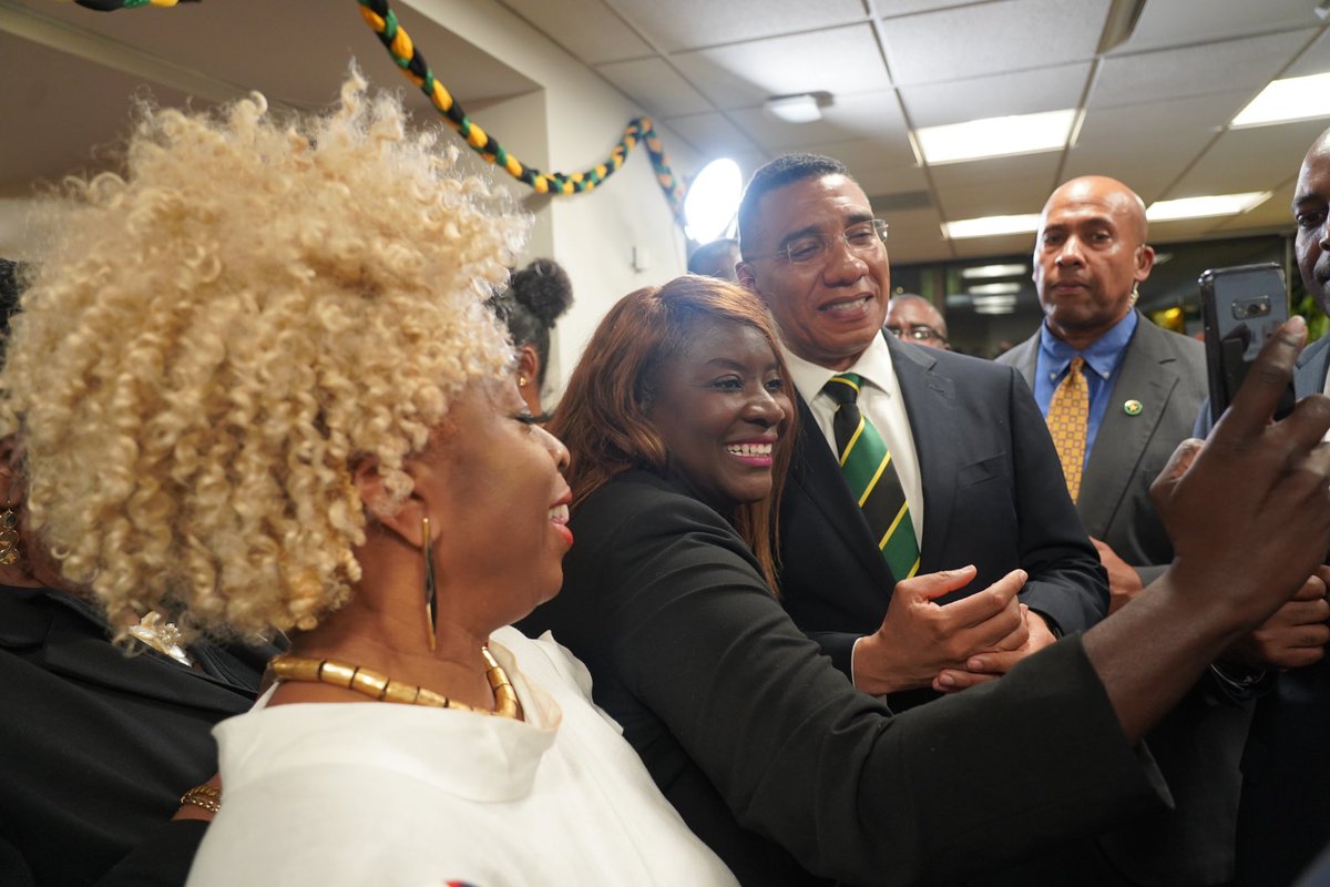 AndrewHolnessJM's tweet photo. (2/2) Our diaspora remains crucial stakeholders in Jamaica’s development and I welcome every opportunity to respond to their questions and listen to their ideas. https://t.co/V6v2fzgucS