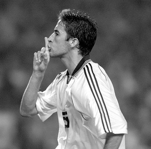 FER68SM's tweet photo. @RMadridistaReal Don Raúl González Blanco https://t.co/BNkfh1Rjur