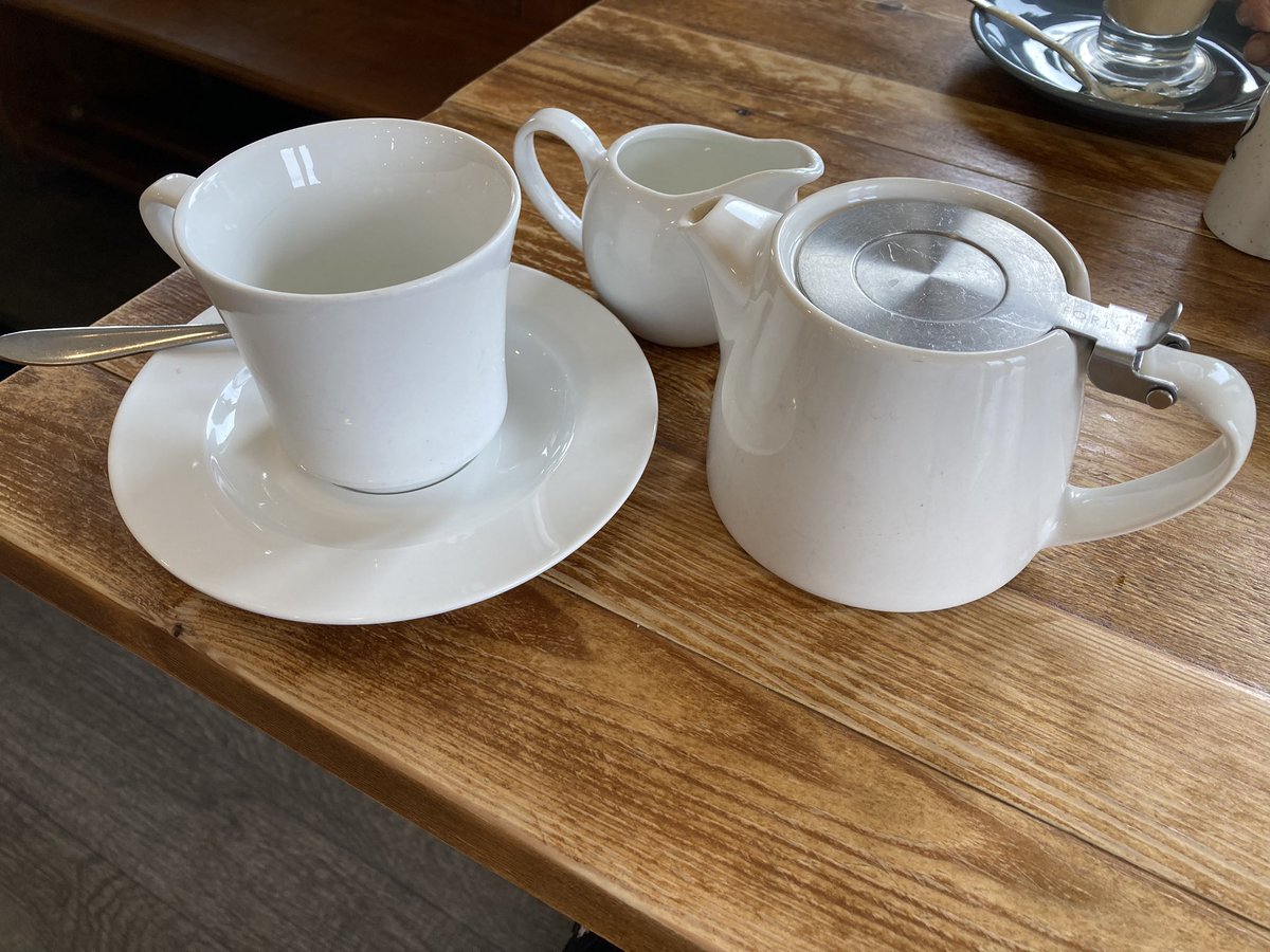 RachelWitt64's tweet photo. @DeputyGrocott #3for33 last one.  Tea out with my mum, we shared the cake, evening walk - don’t like the way the nights ‘are pulling in’ 🙁 https://t.co/LwirjOtrQM