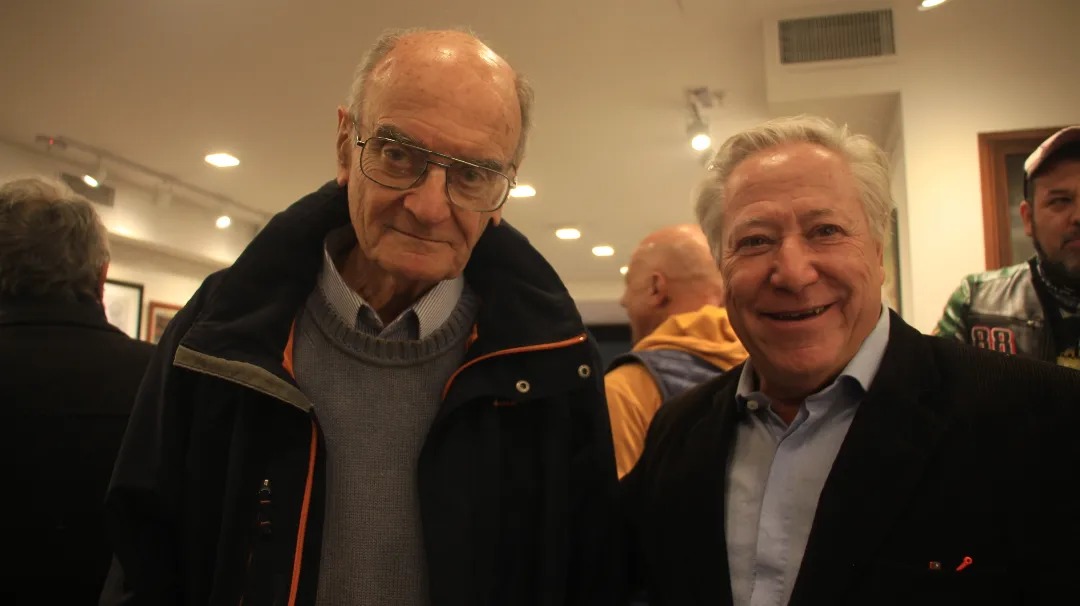 raulbarcelook's tweet photo. Pedro Campo y Heriberto Pronello, 2 “próceres” del diseño y la construcción de autos de competición, en la presentación del libro “Sport Prototipos argentino” de Daniel Viegas, en la AAV.
@motorlibros
@AAvolantes
#pronello #proceres #diseño #competition #sportprototipos #carreras https://t.co/XiT7WMCdRd