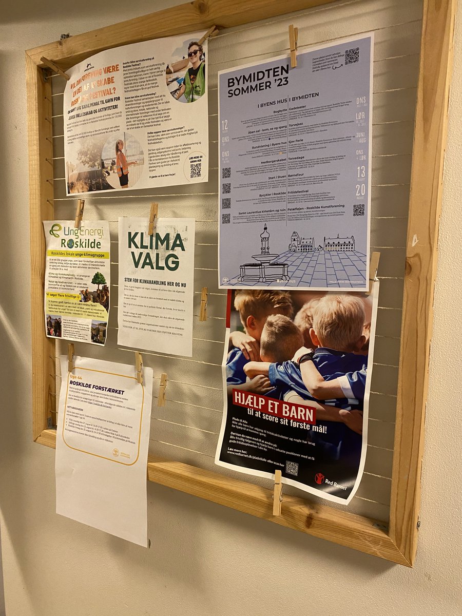 missmunter's tweet photo. Efter bestyrelsesmøde i @redbarnet4000 (hvor vi både mangler frivillige til børneaktiviteter og en kasserer til bestyrelsen) hænger vi i den kommende tid plakater op og deler brochurer ud i byen. Vil du være #frivilligjob? ❤️🙏🏼 https://t.co/dRPGeO4NWO @redbarnetdk #blivfrivillig https://t.co/dP5Zo6PEQh