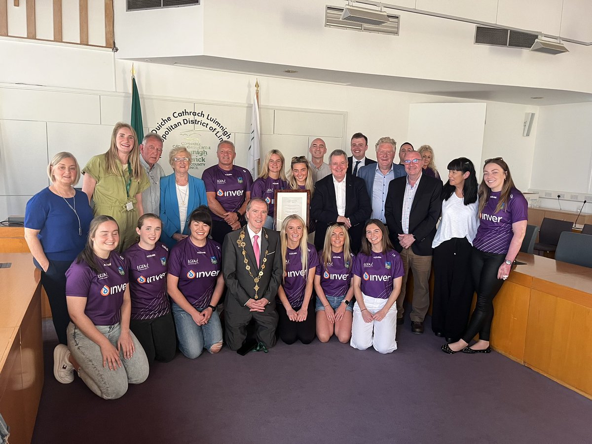 elisaodonovan's tweet image. Had a wonderful evening at the @LimerickCouncil Mayoral reception for the @LKLadiesGaelic All-Ireland finalists 🇳🇬 What an inspirational team of players full of skill and dedication! They will be back in Croke Park next year and returning with a trophy 🏆 👏👏#Limerick