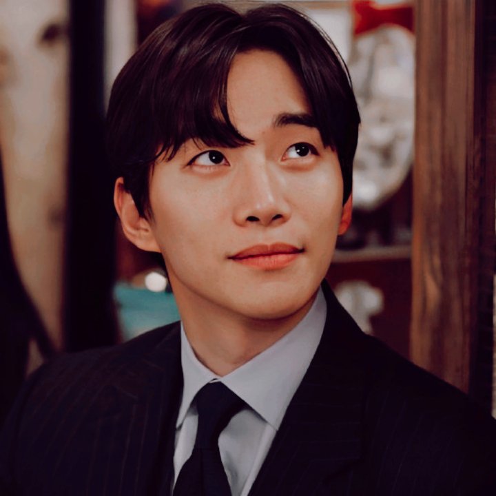 ㅤ
 ﹙⌕﹚𝐻𝐴𝑉𝐸 𝑌𝑂𝑈 𝑆𝐸𝐸𝑁
ㅤㅤㅤ 𝑇𝐻𝐼𝑆 𝑃𝐸𝑅𝑆𝑂𝑁 ?

ㅤㅤㅤ→ 𝗟𝗢𝗨𝗜𝗦  𝗕𝗔𝗟𝗭𝗔𝗖 ｡

ㅤ▢;  Hijo adoptivo de Anaïs Balzac e Isabelle.
ㅤ▢;  Trabajo a elección 
ㅤ▢;  24/25 años ; en #Freerol

ㅤㅤㅤㅤㅤ─── 𝖱𝖳﹢𝖬𝖦
ㅤ