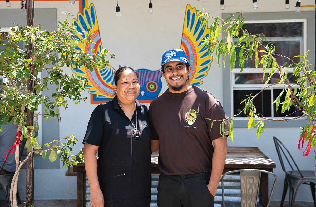 el_tragon_de_LA's tweet photo. This little cafe serving fresh blue corn tortillas has been a recent favorite of mine, with machete-sized quesadillas, tortas de chilaquiles, etc. I then learned they nixtamalize their corn. I dug deeper and found this beautiful Mother & Son story. @LATACO https://t.co/vQ2Y8KcTx2 https://t.co/oCaoMHm46K
