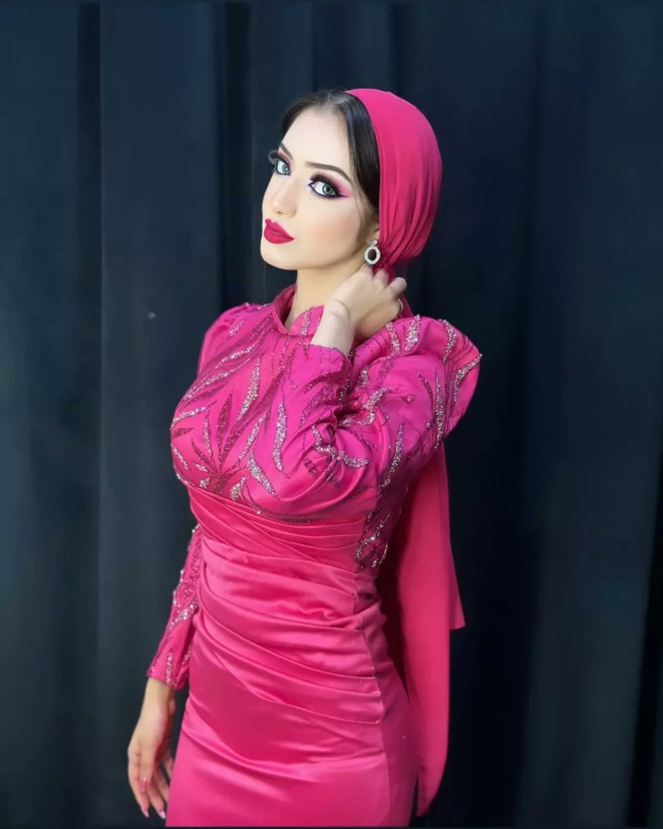AyaElsedy's tweet photo. ميكب وفستان حفلة تخرجي🩷🎓. https://t.co/bu4zIZ6OrQ