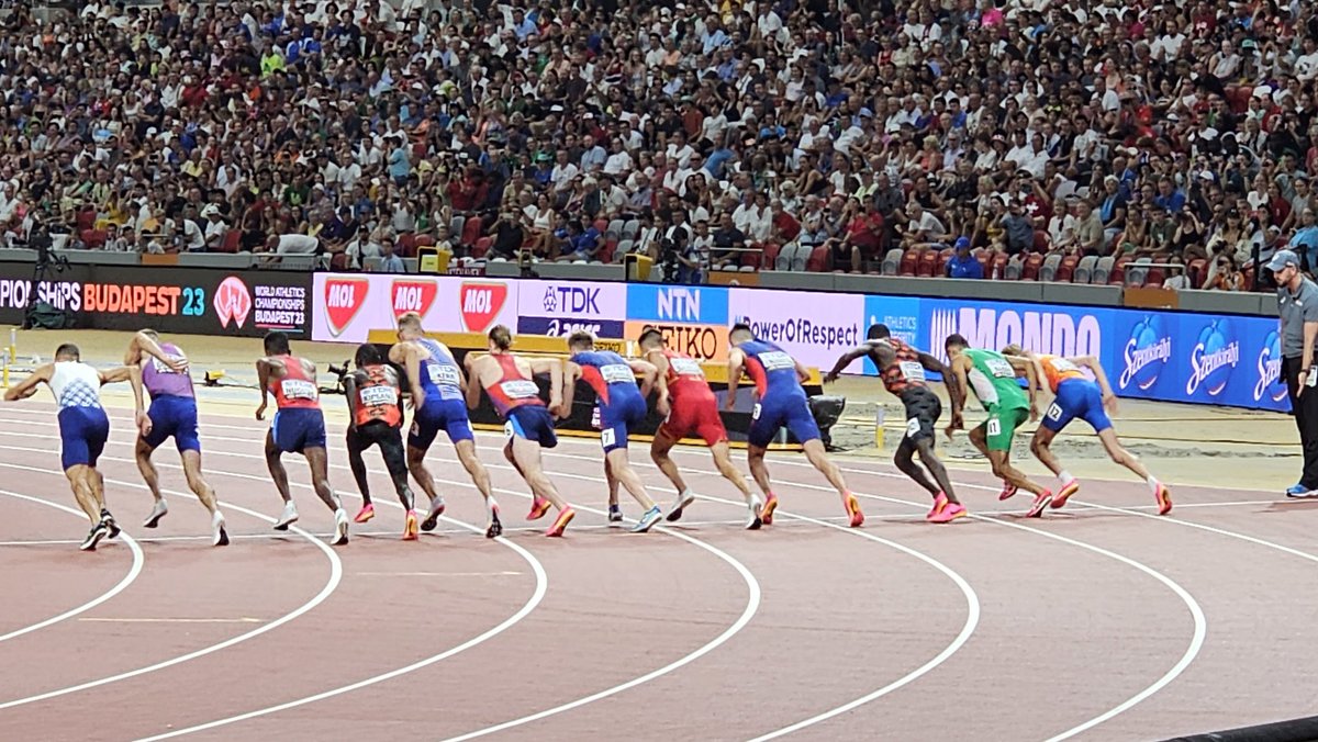 TopatletiekLive's tweet photo. Nederlands Record #1500m met anderhalve seconde! 3.31.25! 10e, kwam op laatste 100m net tekort. Waar wat is tekort zeg. Tussen de wereldtop. Niels Laros, 18 jaar! Diepe, diepe buiging! https://t.co/Qg9J5s6cMt