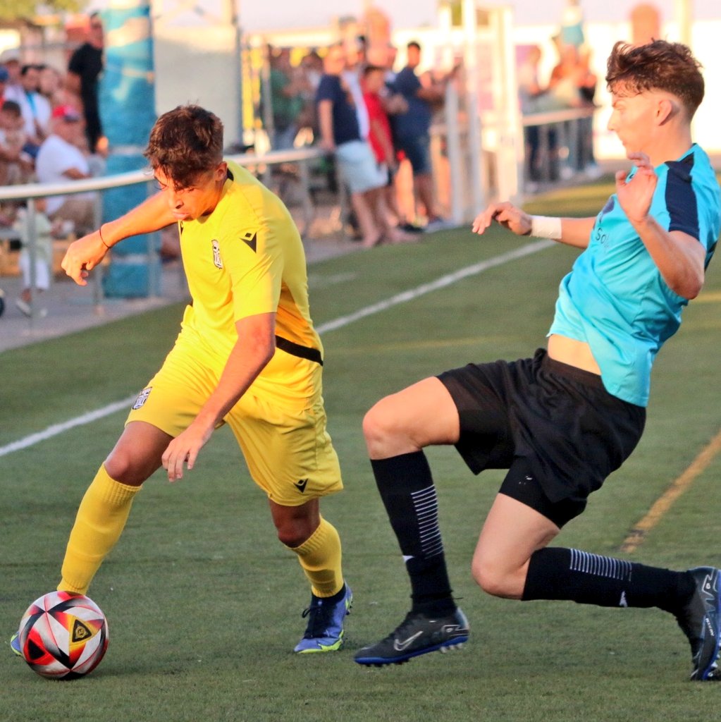 FCC_Cantera's tweet photo. JUVENIL A | 0-2

Victoria en nuestra visita al Sánchez Luengo para enfrentarnos a un equipo de superior categoría.

¡Seguimos sumando buenos minutos de preparación!🏳️🏴

⚽ Bernabéu 
⚽ Mario Jesús

#CanteraAlbinegra https://t.co/erKG7WEyvS
