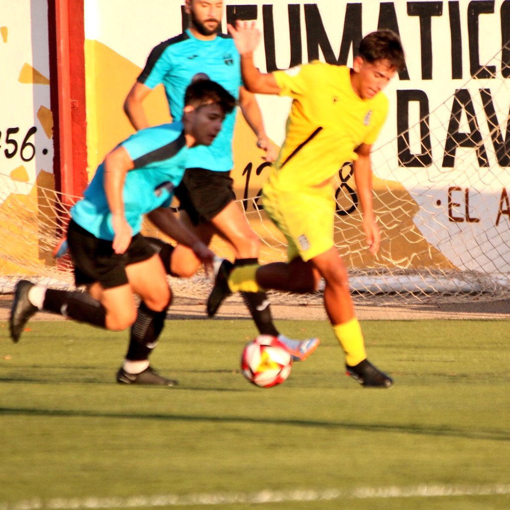 FCC_Cantera's tweet photo. JUVENIL A | 0-2

Victoria en nuestra visita al Sánchez Luengo para enfrentarnos a un equipo de superior categoría.

¡Seguimos sumando buenos minutos de preparación!🏳️🏴

⚽ Bernabéu 
⚽ Mario Jesús

#CanteraAlbinegra https://t.co/erKG7WEyvS