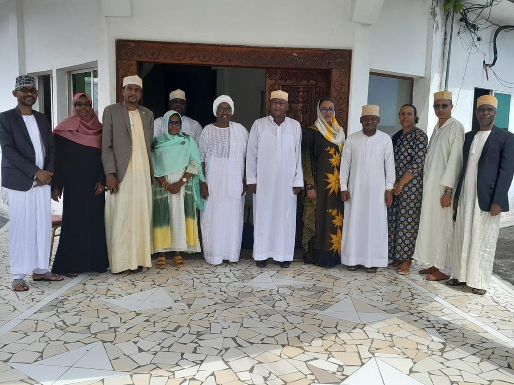 BinetaDOfficial's tweet photo. I had a productive meeting with the President of the Union of the Comoros Presidential Cell in charge of the @_AfricanUnion mandate and the other members of the cell on #VAWG.
#OSEWPS https://t.co/Rv4OW323Gp