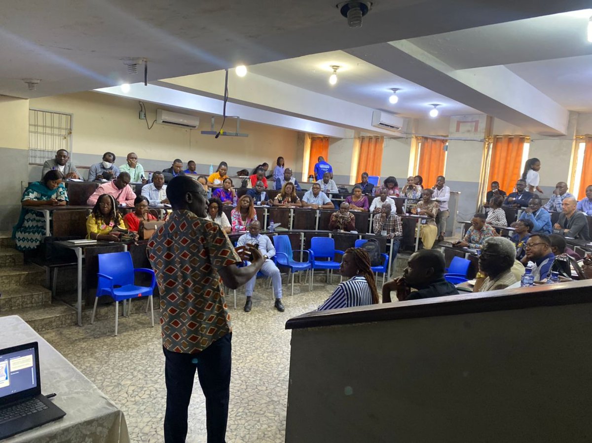 AgatheNkoy's tweet photo. #Jour3 Et ce cours très enrichissant se termine par un atelier pratique sur la pose du cathéter de DP au lit du malade #ProfFrancisLalya

#SOCONEPH
#Kinshasa2023
#CongrèsNéphrologie
#SavingYoungLives

@CN23SOCONEPH @IPNA_PedNeph @LevtchenkoL https://t.co/4Ubw5bC5lh